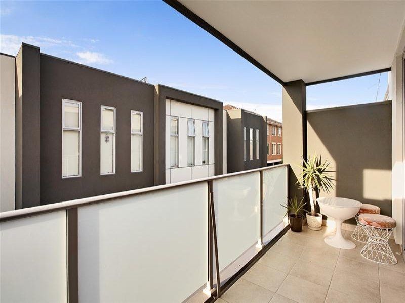 13/293-294 Hawthorn Road, Caulfield VIC 3162