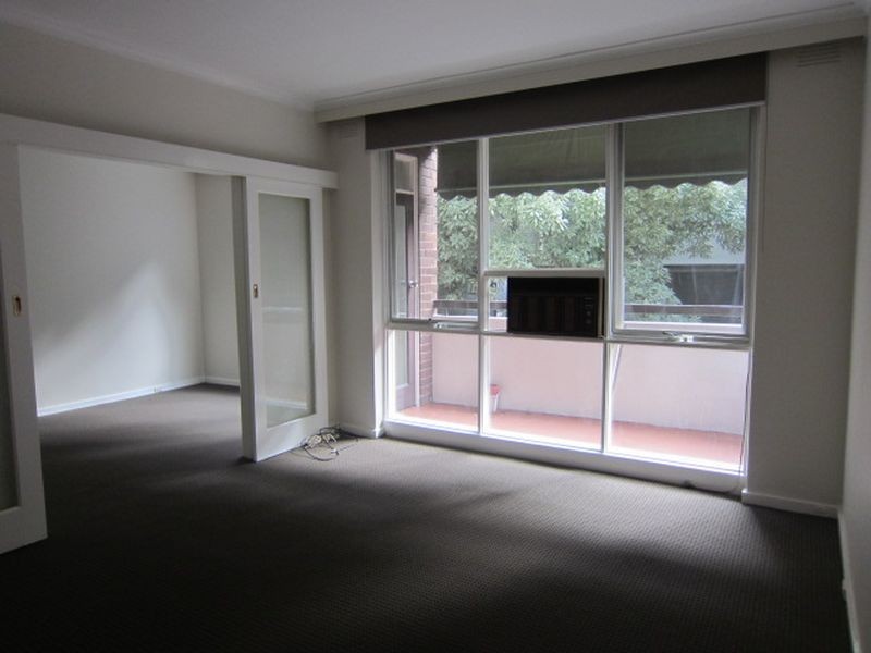 2/31 Holroyd Avenue, St Kilda East VIC 3183