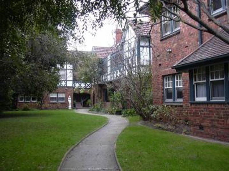 4/305 Dandenong Road, Armadale VIC 3143