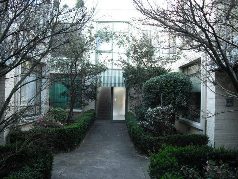 11/30 Balaclava Road, St Kilda East VIC 3183