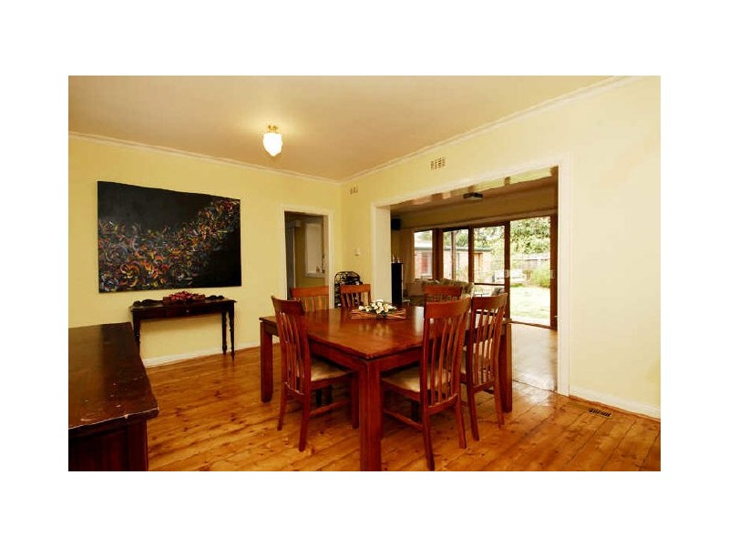 14 Howard Ave, Ormond VIC 3204