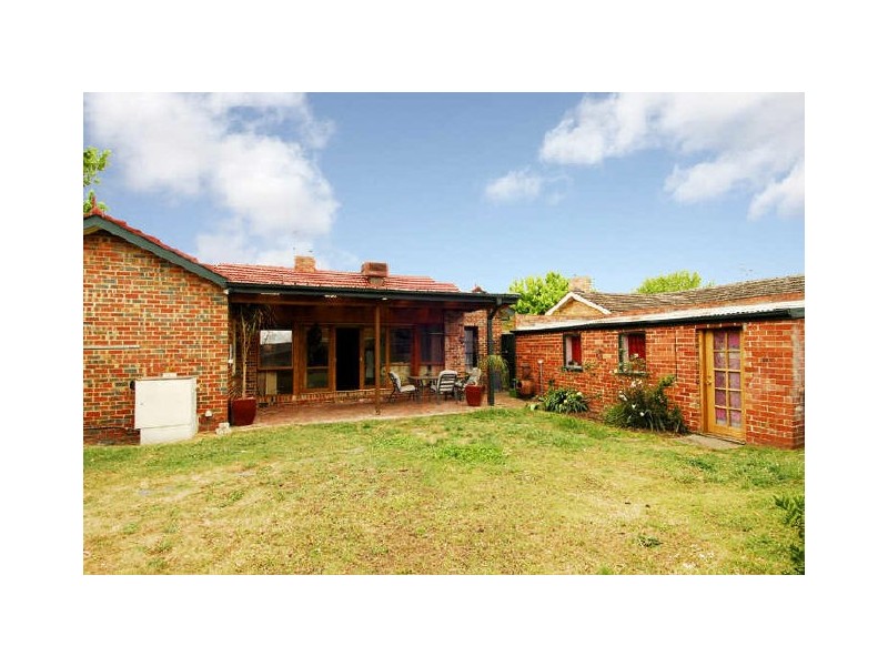 14 Howard Ave, Ormond VIC 3204