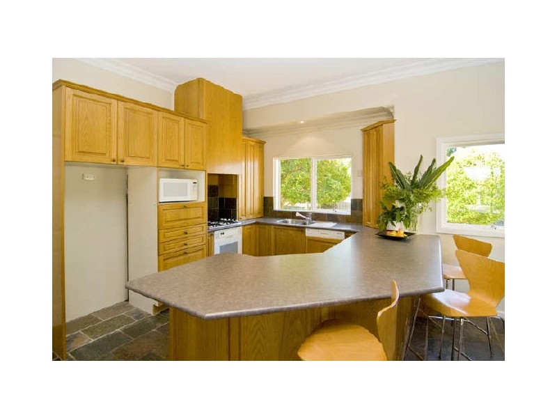 16 Norman Street, Mckinnon VIC 3204