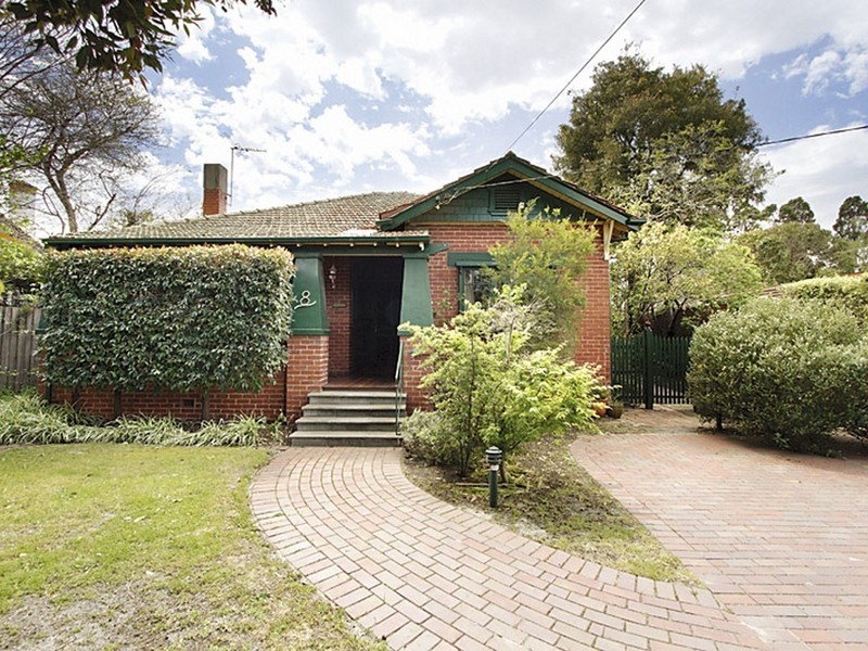 8 Sylverly Grove, Caulfield VIC 3162