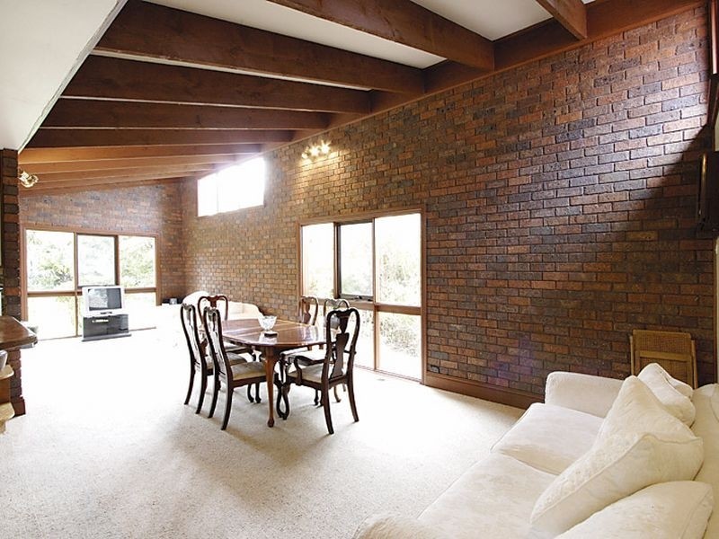 8 Sylverly Grove, Caulfield VIC 3162