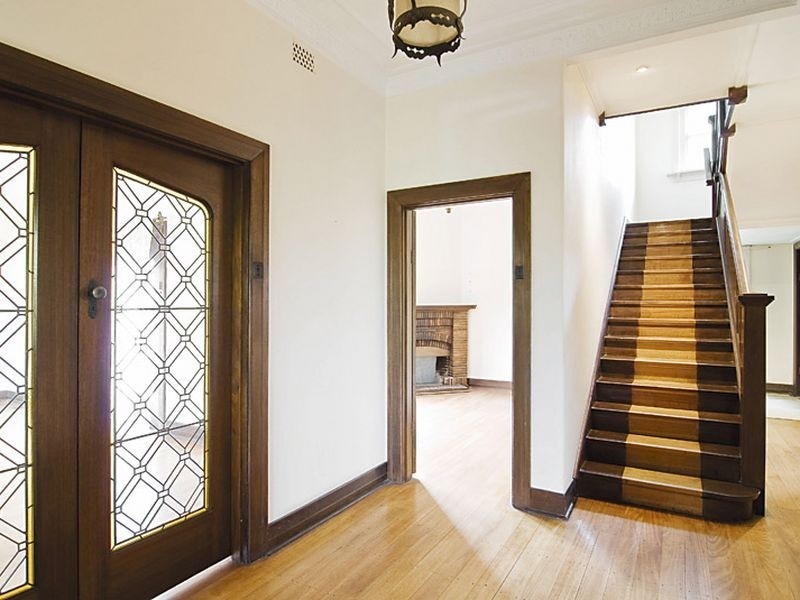 8 Waiora Rd, Caulfield North VIC 3161