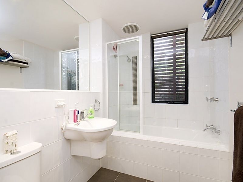 4/30 Selwyn Ave, Elwood VIC 3184