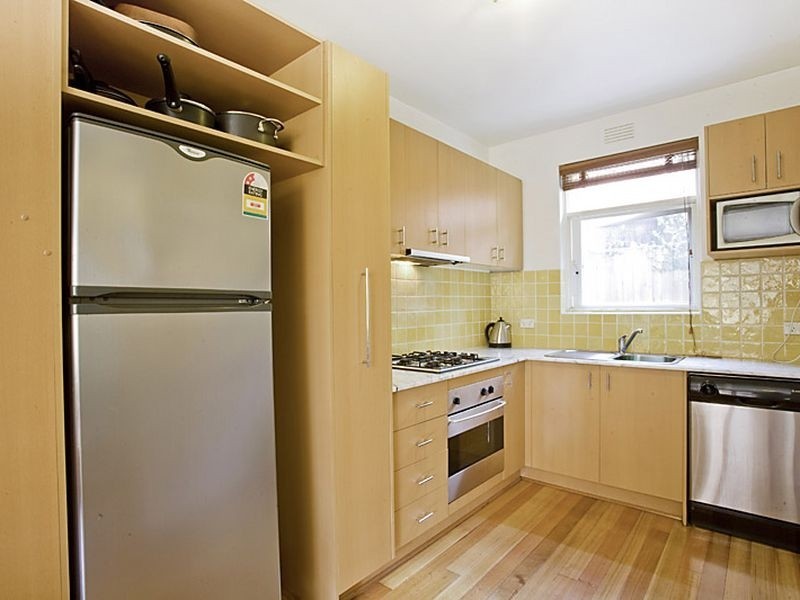 2/46 Foam St, Elwood VIC 3184