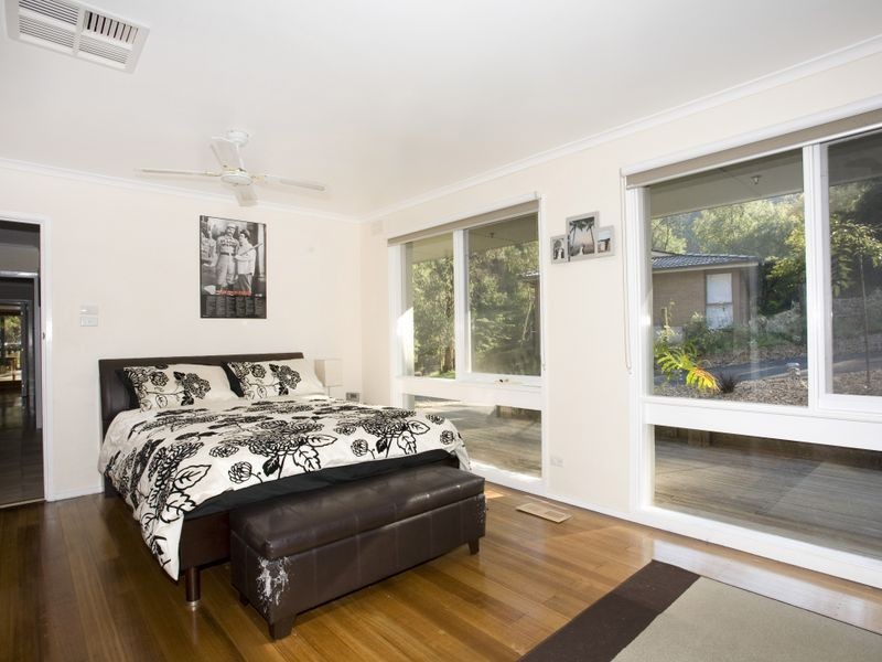99 Mast Gully Rd, Upwey VIC 3158