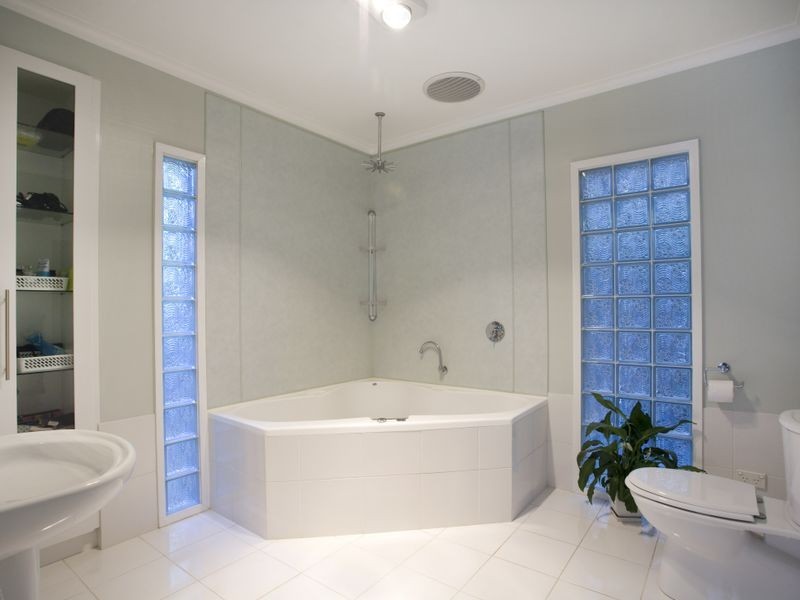 99 Mast Gully Rd, Upwey VIC 3158