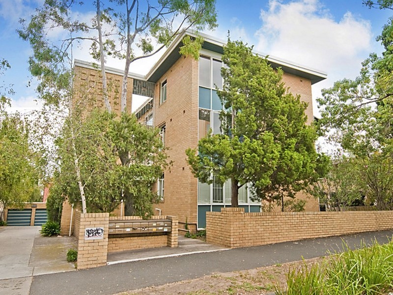 14/5 Herbert St, St Kilda VIC 3182