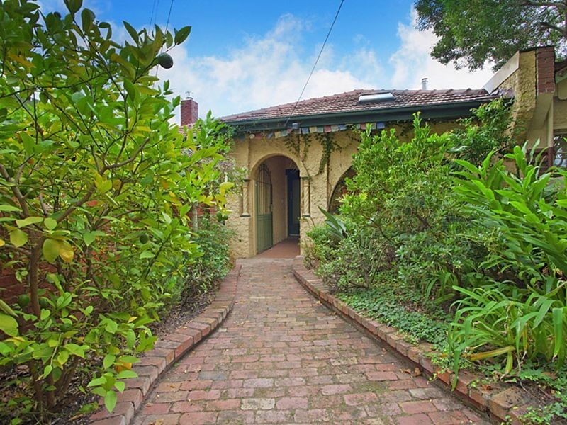 18 Foam Street, Elwood VIC 3184