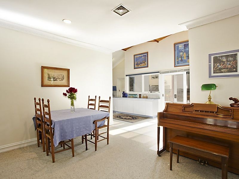 24 Foam St, Elwood VIC 3184