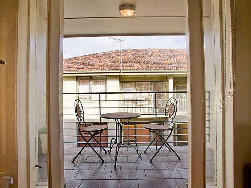 8/17 Masters Street, Caulfield VIC 3162