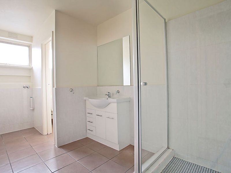 12/10 Dickens Street, Elwood VIC 3184