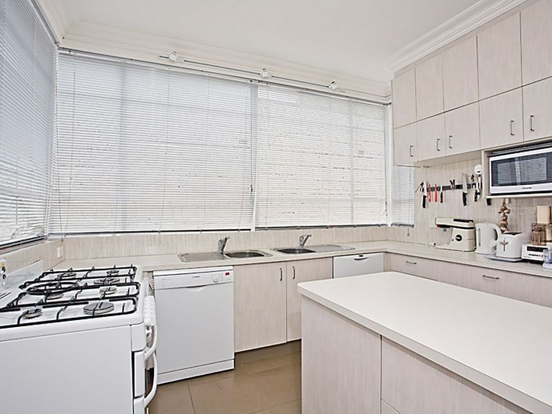 1/5 Norwood Rd, Caulfield North VIC 3161