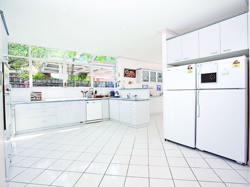 6 Mimosa Road, Carnegie VIC 3163