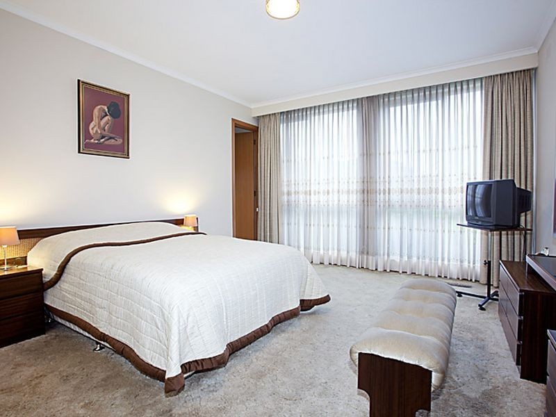 6 Maxwell Grove, Caulfield VIC 3162
