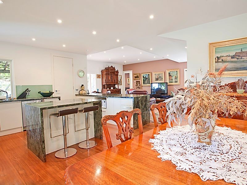 51 Kunyung Rd, Mount Eliza VIC 3930