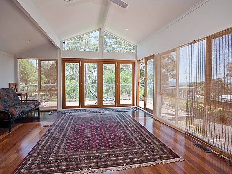 51 Kunyung Rd, Mount Eliza VIC 3930
