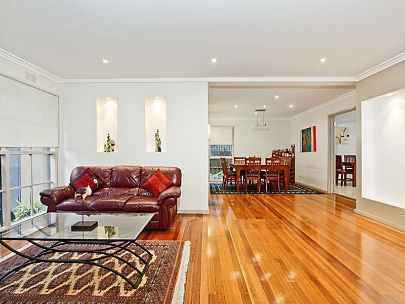 33 Bokhara Rd, Caulfield South VIC 3162