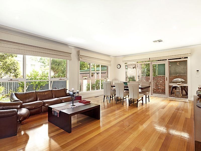 15 Lorrean Avenue, Brighton East VIC 3187