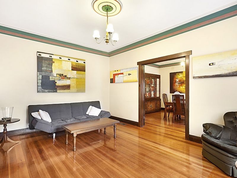 15 Lorrean Avenue, Brighton East VIC 3187