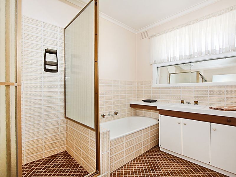 2/8 Wyuna Rd, Caulfield North VIC 3161