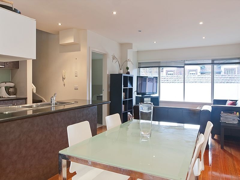 2/15 Albion Street, St Kilda East VIC 3183