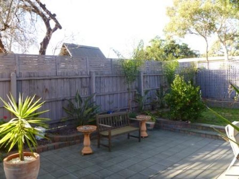 8 Frederick Street, Caulfield South VIC 3162