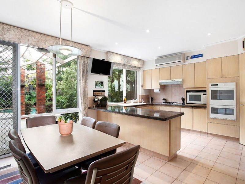 10 Maxwell Grove, Caulfield VIC 3162