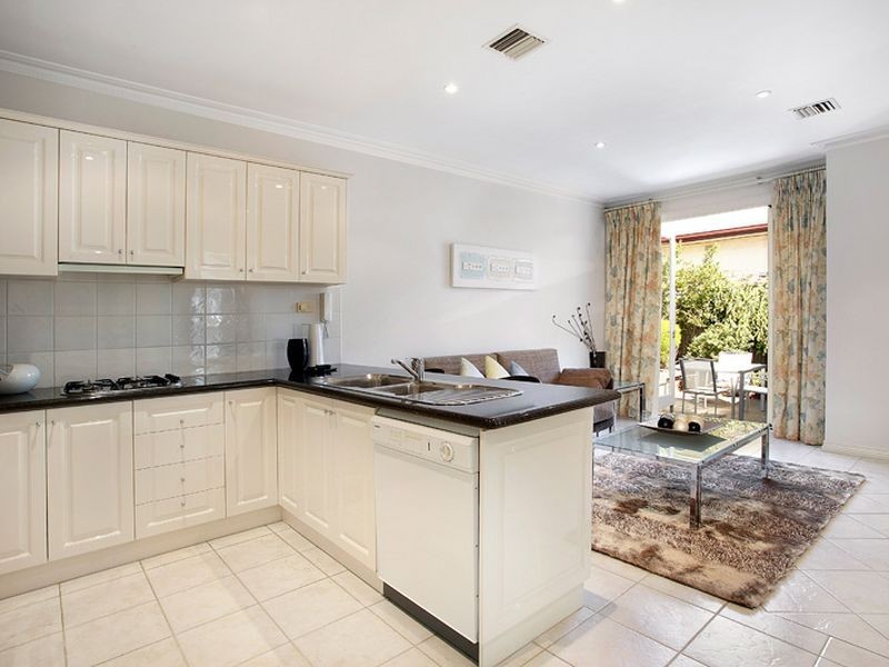 1/12 Blanche Street, Elsternwick VIC 3185