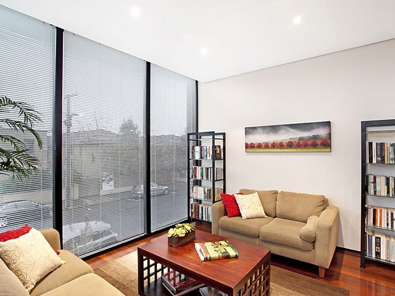 2/30 Gourlay Street, St Kilda East VIC 3183