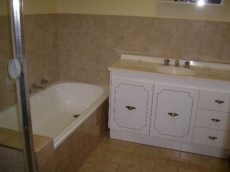 1/69 Coorigil Road, Carnegie VIC 3163