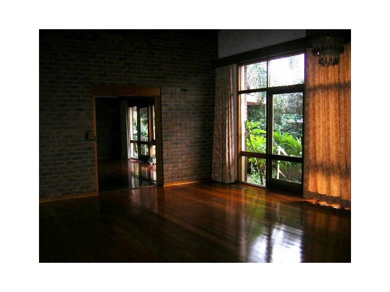 13 Younger Avenue, Caulfield South VIC 3162