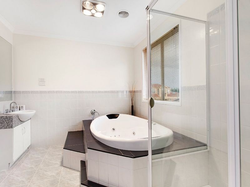 41 Parkview Drive, Carnegie VIC 3163