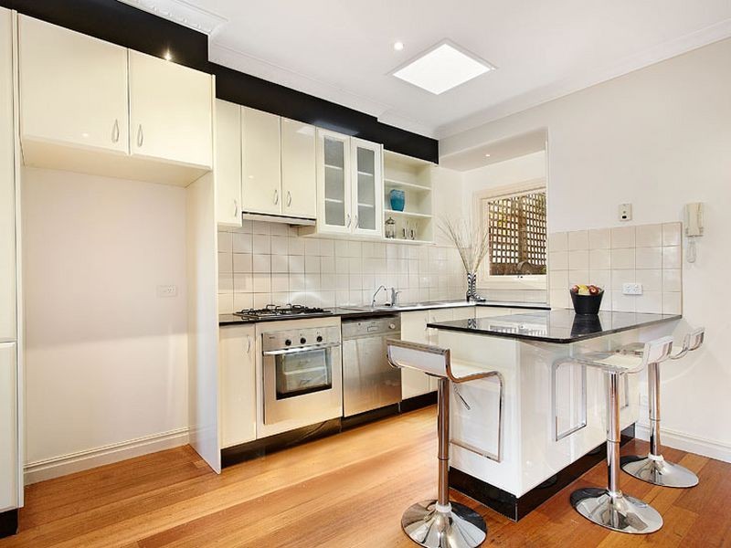 2/25 Trevelyan Street, Elsternwick VIC 3185