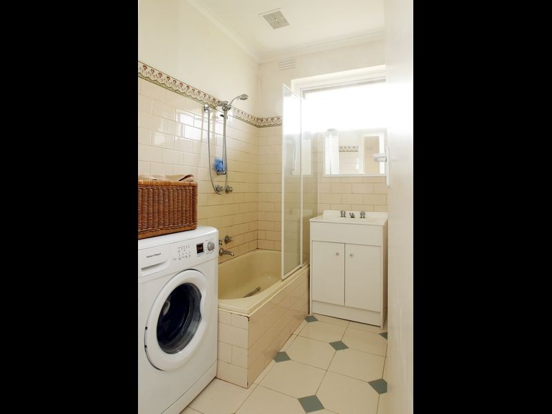 10/2 Liscard Street, Elsternwick VIC 3185