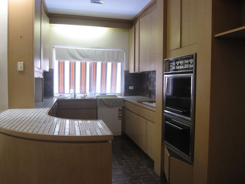 15 Helenslea Road, Caulfield North VIC 3161