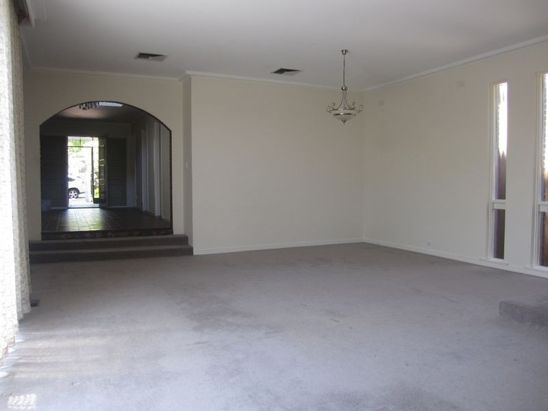 15 Helenslea Road, Caulfield North VIC 3161