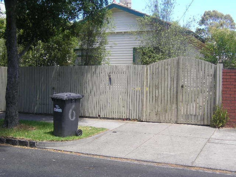 4 Masters Street, Caulfield South VIC 3162