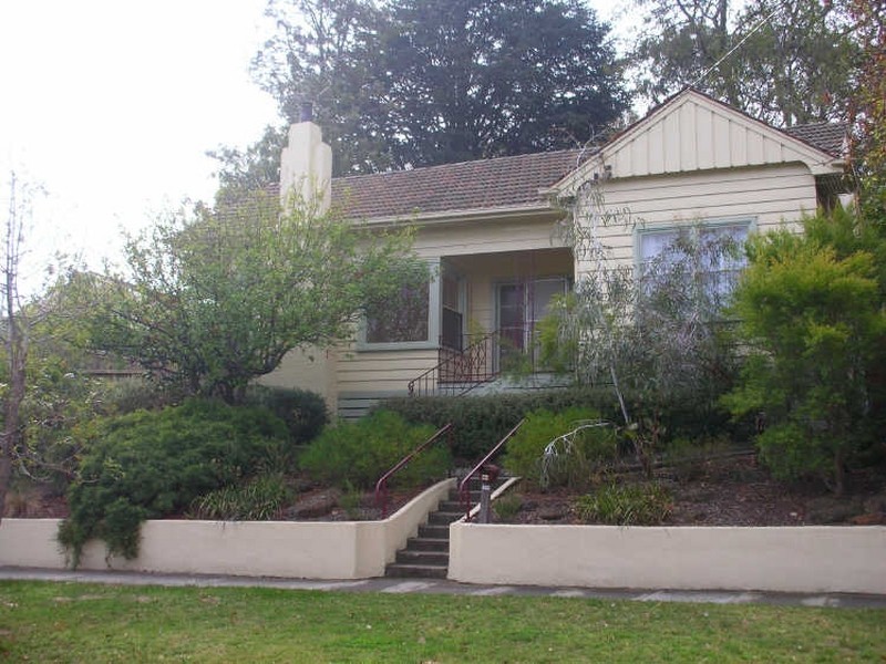 4B Aileen Avenue, Caulfield South VIC 3162