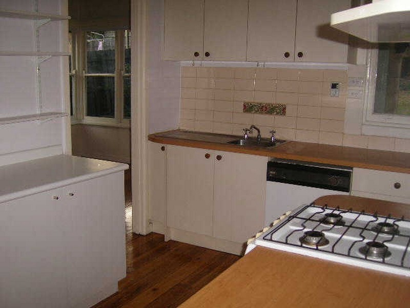 4B Aileen Avenue, Caulfield South VIC 3162