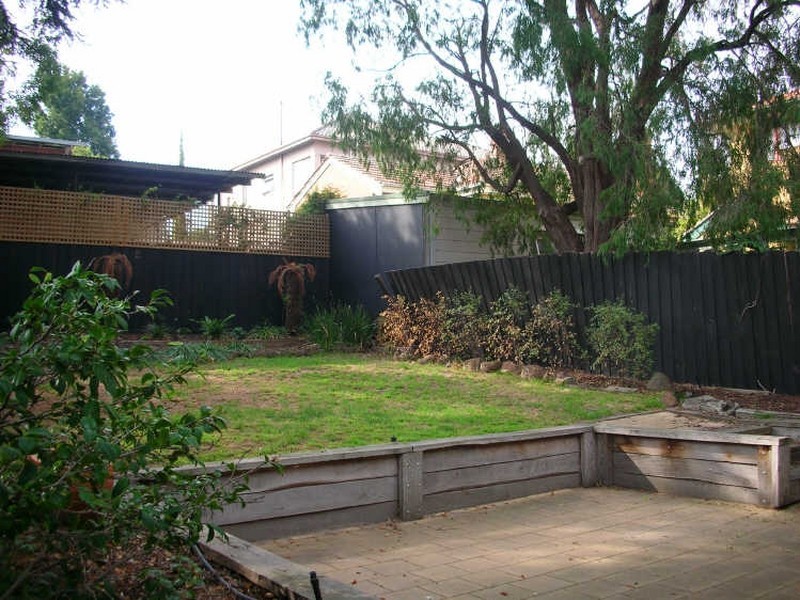 4B Aileen Avenue, Caulfield South VIC 3162