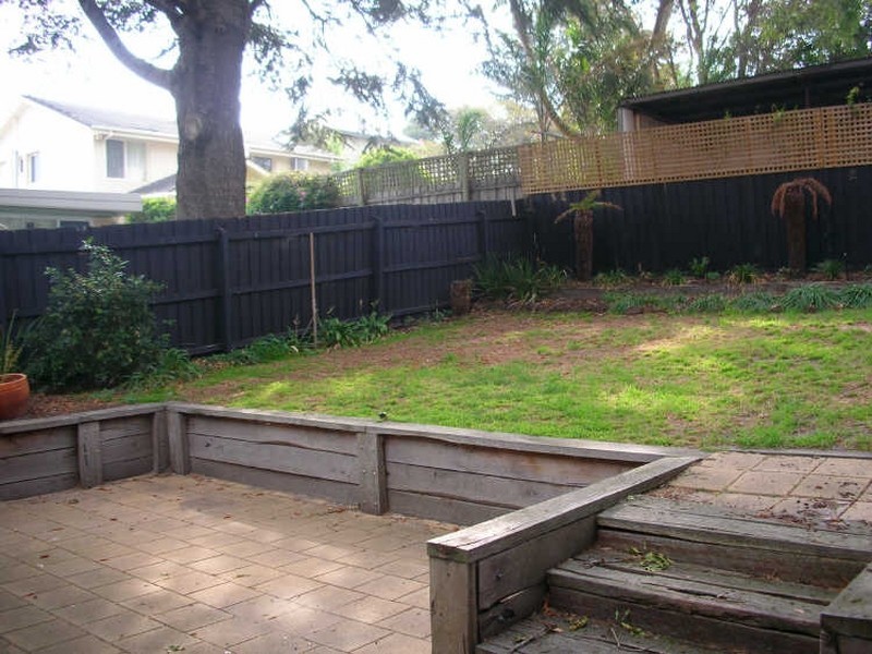 4B Aileen Avenue, Caulfield South VIC 3162