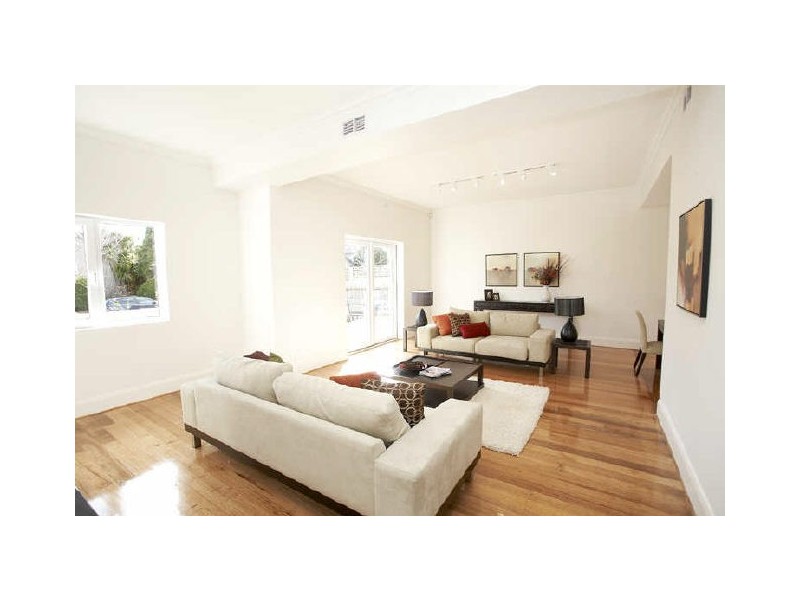 27 Leaburn Avenue, Caulfield North VIC 3161