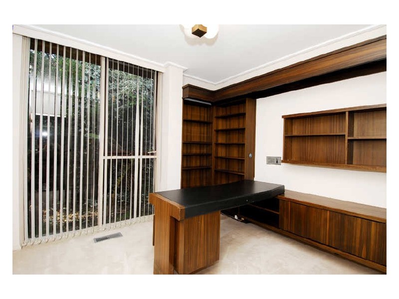 10 Ward Avenue, Caulfield North VIC 3161