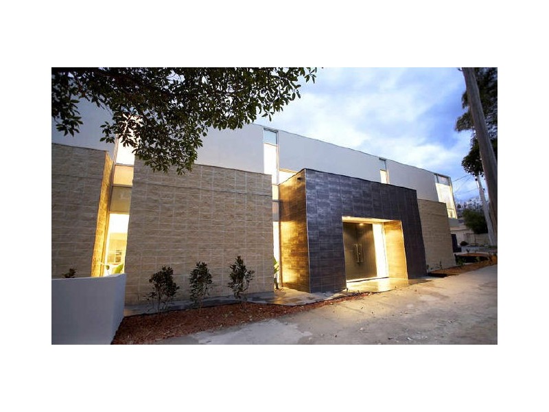 16 Carinya Crescent, Caulfield North VIC 3161