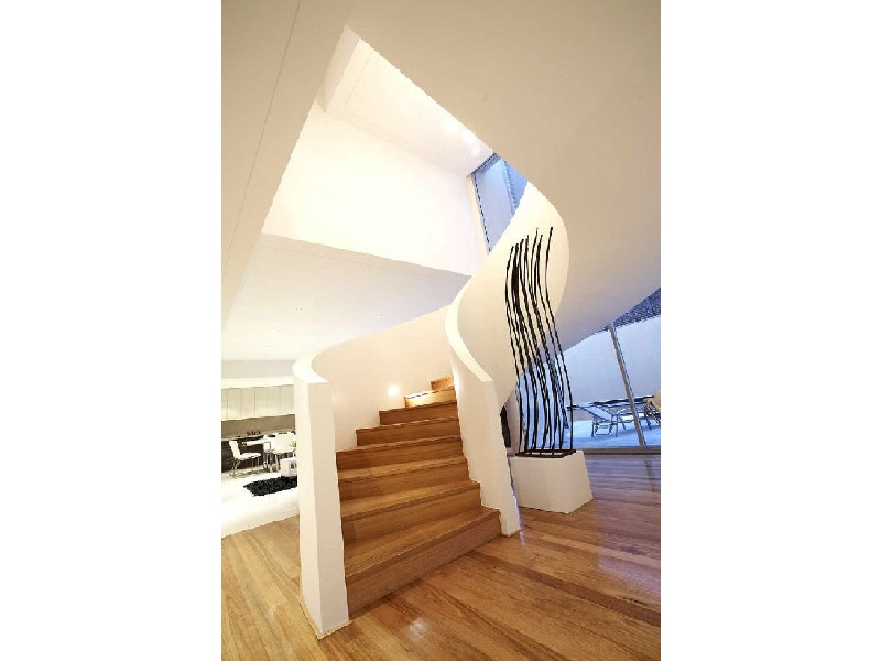 16 Carinya Crescent, Caulfield North VIC 3161