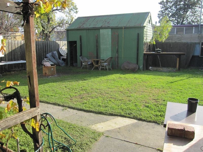 36 Loch Avenue, St Kilda East VIC 3183